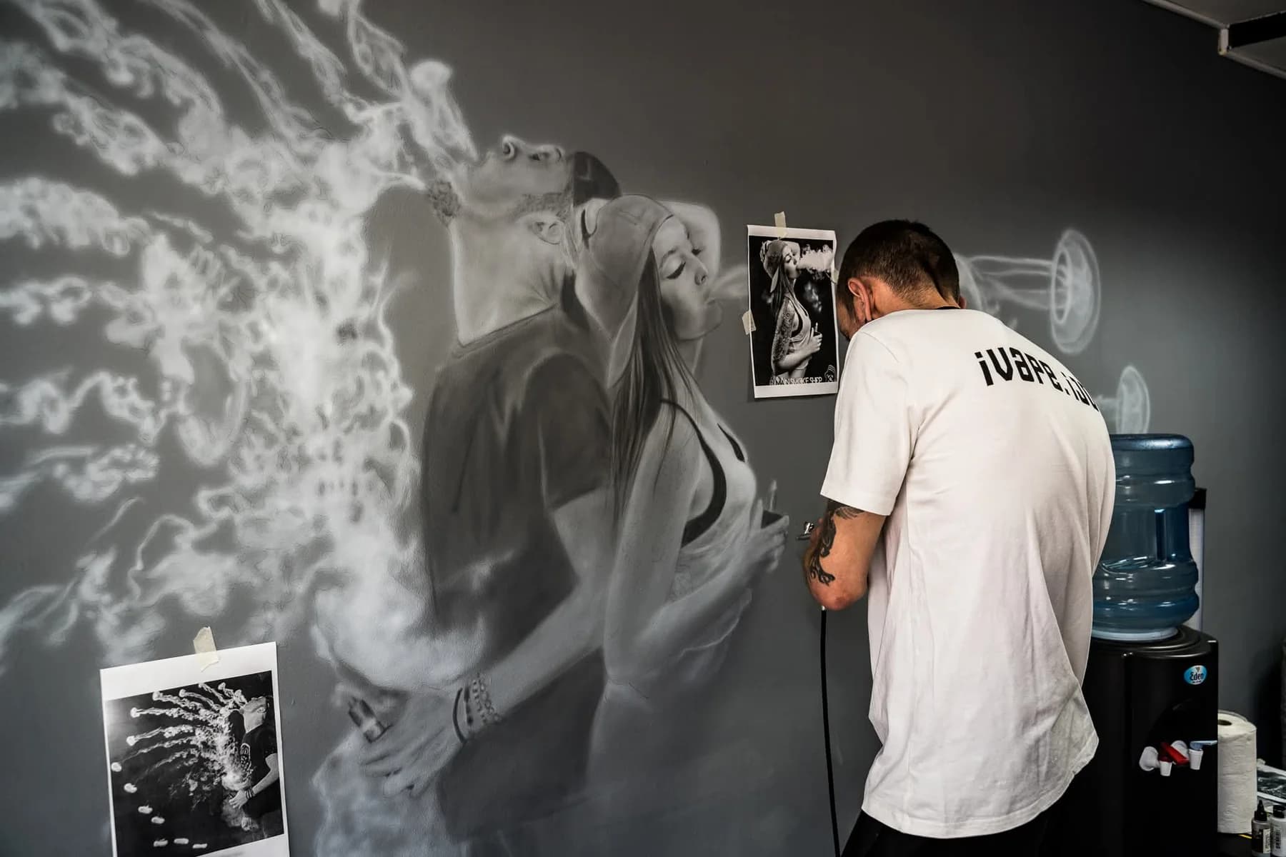 Vaping páry — Nástěnná malba namalovaná ve vape shopu